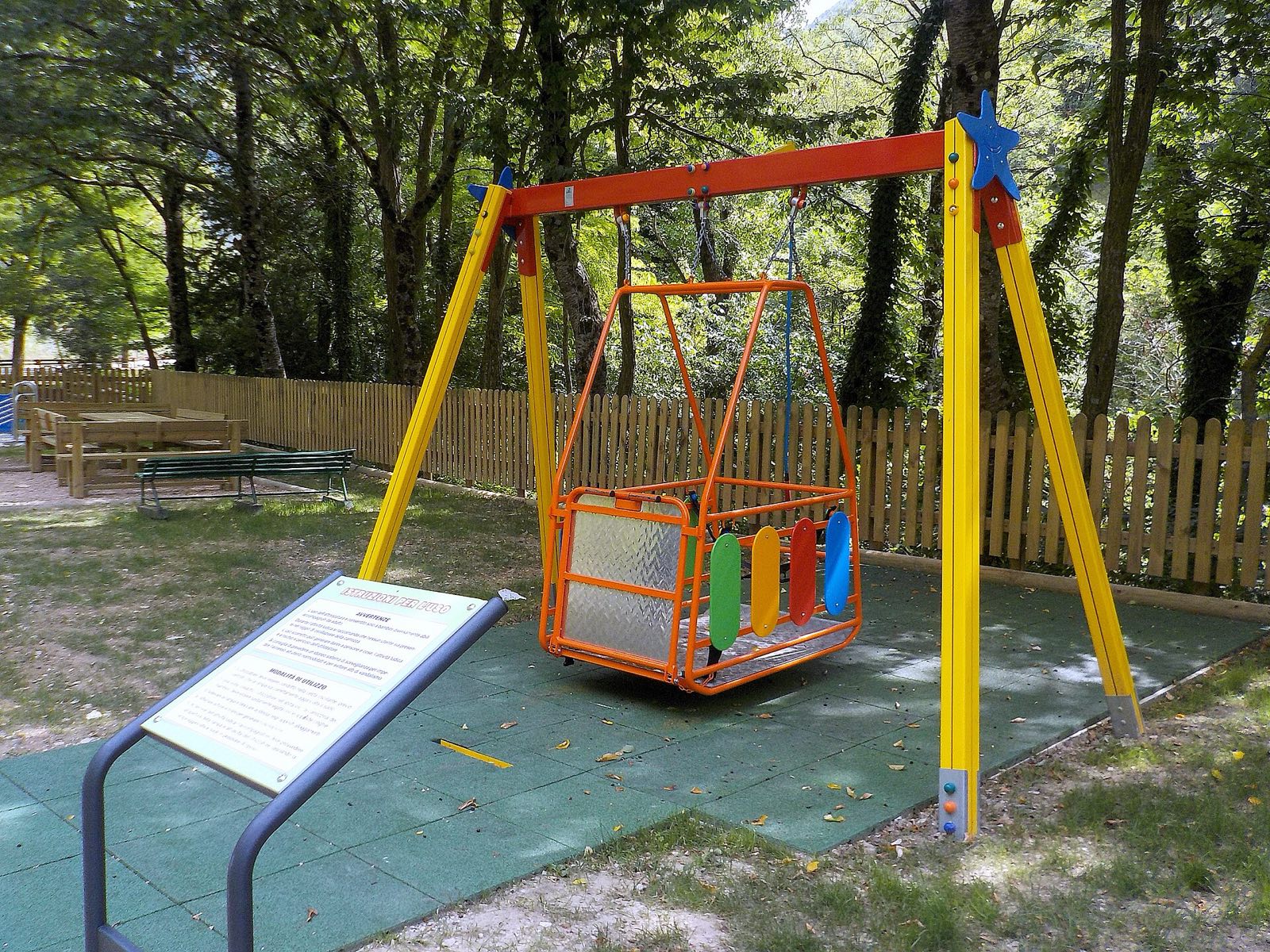 Sigillo park: swing with a platform for a wheelchair