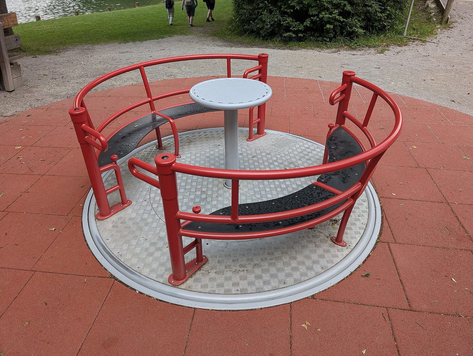 Reintaler See playground: inclusive roundabout