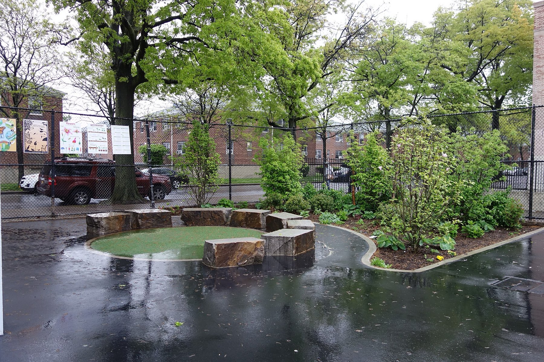 I.S. 250 Community Playground, outdoor classroom